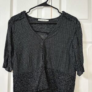 Abercrombie Black and White Patterned Women's Blouse Top